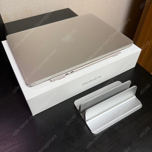 맥북에어 2024 13인치 m3 16GB, 512GB 배터리 성능 100% 스타라이트 판매합니다