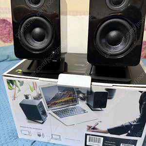 Kanto YU2(Black)스피커+전용 스탠드(S2 Desk Stand) 팝니다