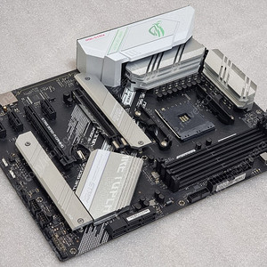 ASUS ROG STRIX B550-A GAMING 팝니다.