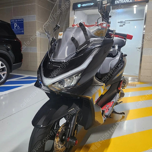 부산 pcx25년식 3800키로 판매합니다