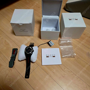구찌 sync 블랙 실버 (ya137101) 46mm 팝니다