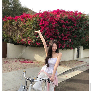 [리즈] Vanessa smoke frill top 판매합니다.