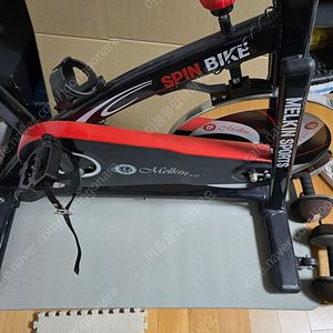 멜킨 스핀바이크 다크네이비 클럽형 팝니다.