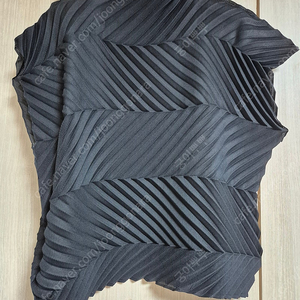 플리츠플리즈 미 지그재그 플리츠 탑(새상품)