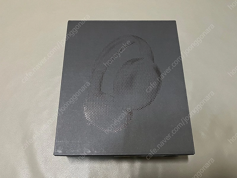 JBL Tour One M3 헤드폰 이미지