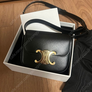 셀린느 트리옹프 미니 블랙