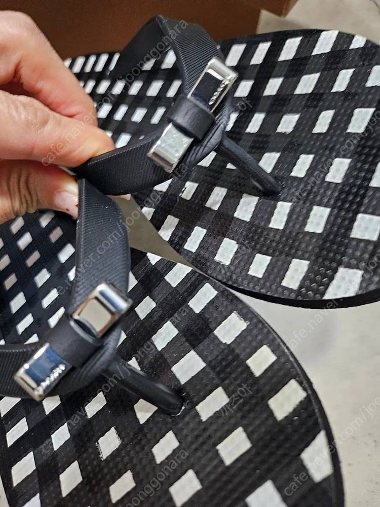 코치 리본 쪼리 슬리퍼 이미지