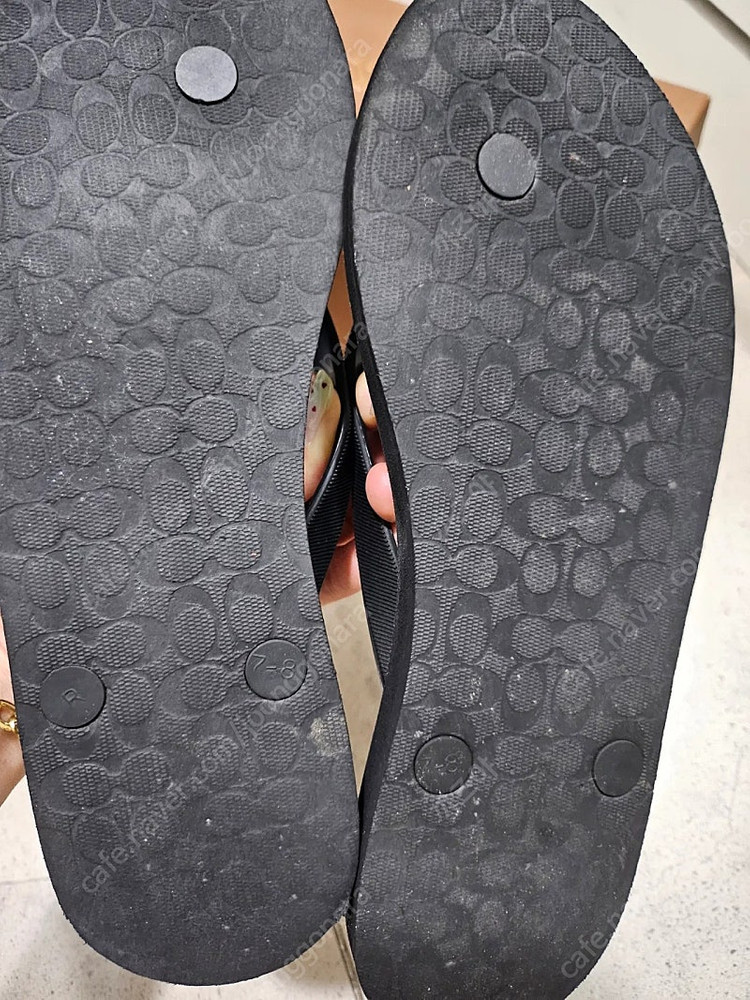 코치 리본 쪼리 슬리퍼 이미지