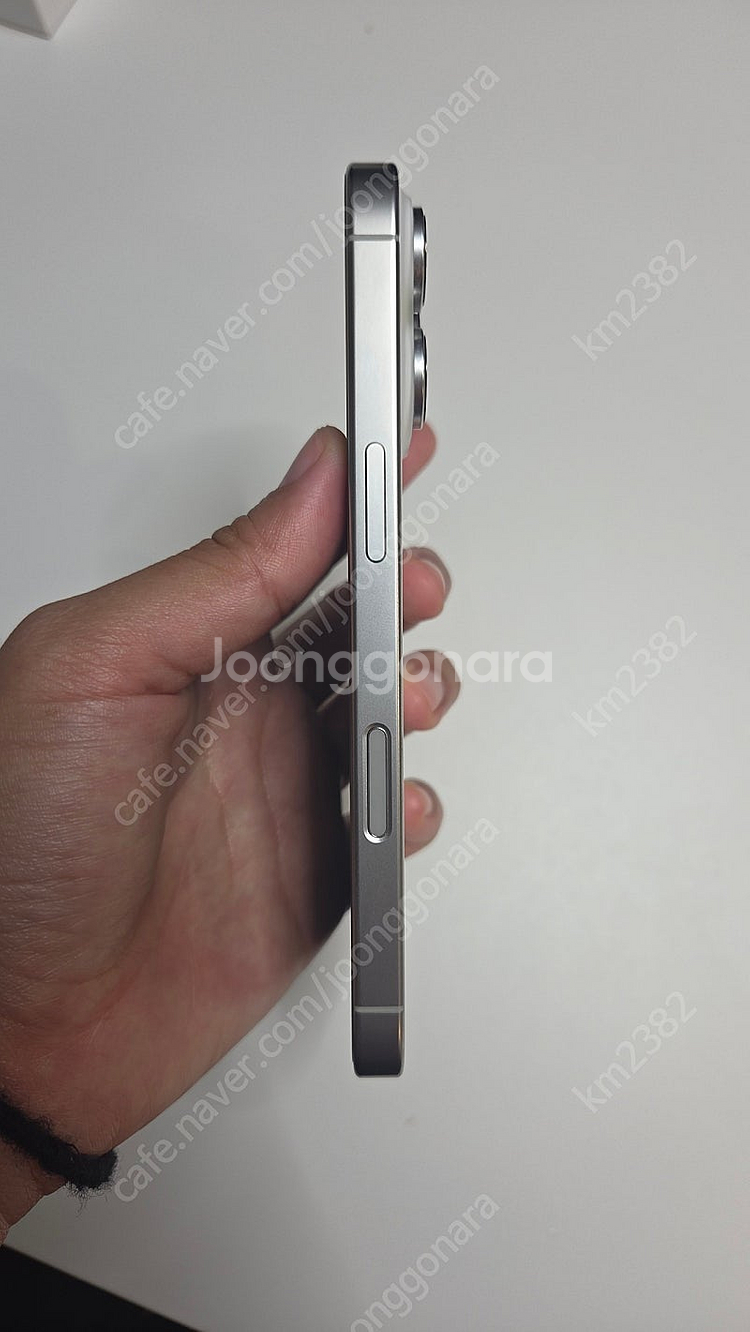 아이폰 16 Pro 화이트 자급제--4
