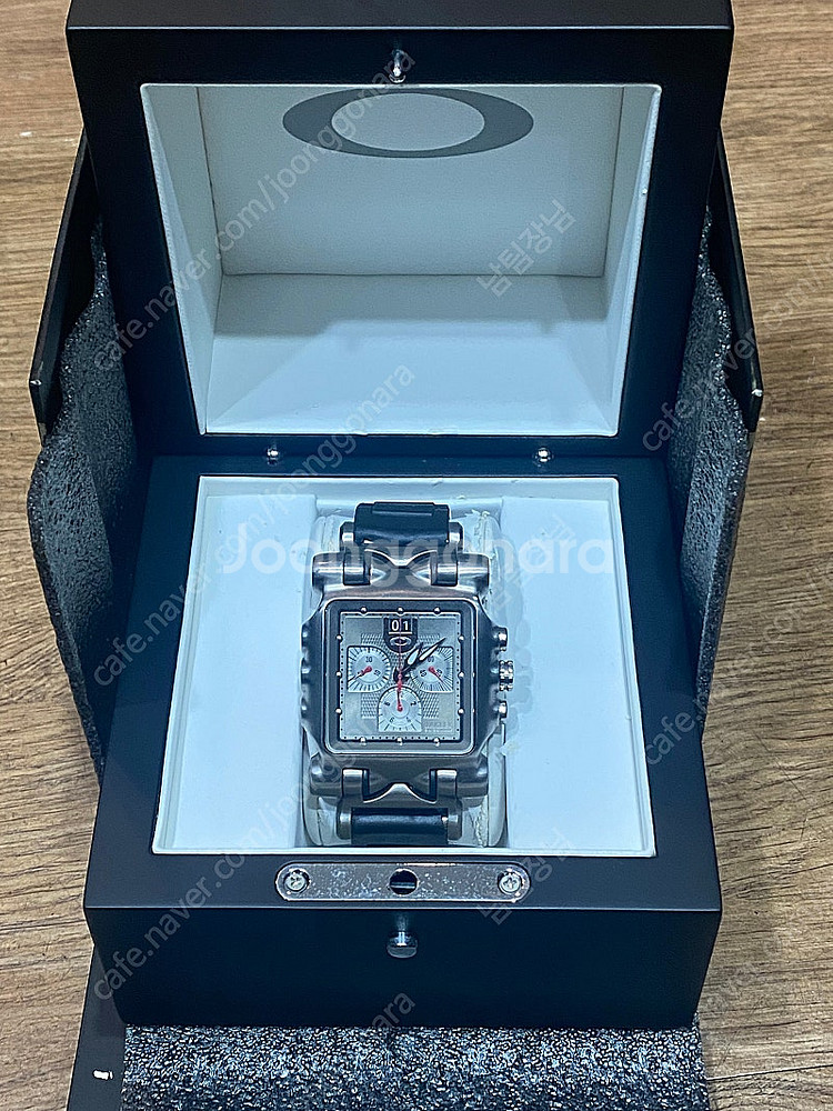 오클리 시계 / 미닛 머신 /타임탱크/oakley--1