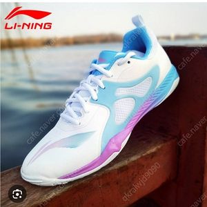 리닝 여성 탁구화 배드민턴화 팝니다 225~230