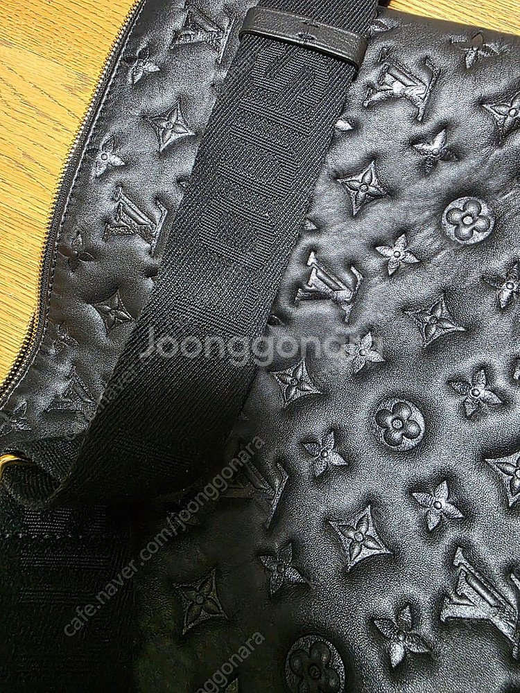 루이비통 쿠상mm 블랙 팝니다--5