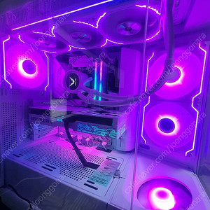 9800X3D/RTX5080본체 화이트 팝니다