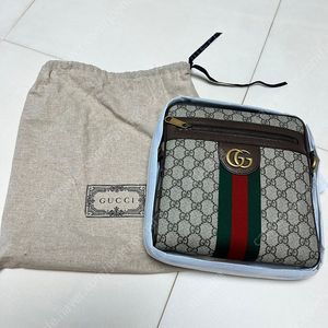 (새상품) 구찌 오피디아 GG 메신저백 판매합니다