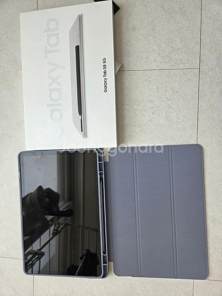 갤럭시 탭 S8 5G 실버 키보드 케이스 포함--3