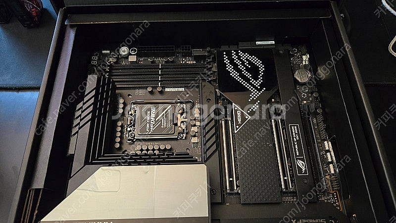 ASUS Z690 HERO 메인보드 판매합니다.--0