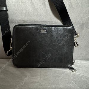 디올 오블리크 갤럭시 스트랩 지퍼 파우치 크로스 메신저백