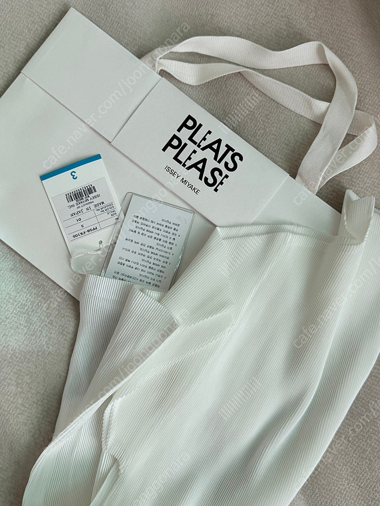 플리츠플리즈 미스트 반목 화이트 이미지