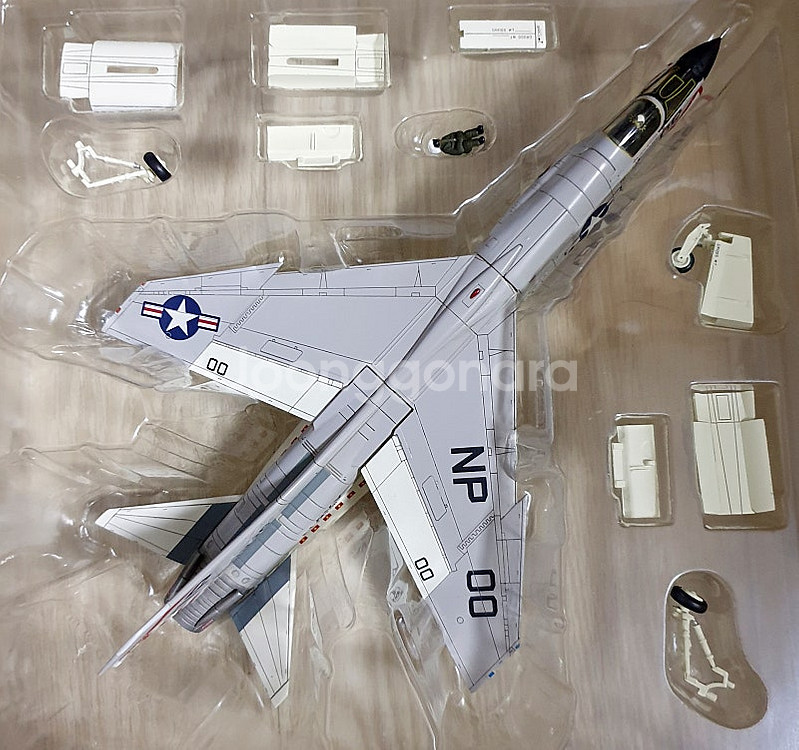 에어리어88 전투기 F-8E 크루세이더 다이캐스트--0