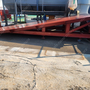 중장비 상 하차 도크, 컨테이너 도크