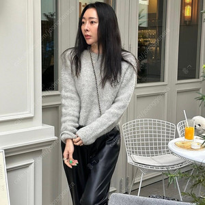 라온 뮤제라 이태리 알파카 크롭 니트 그레이