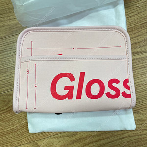 새상품)glossier mini beauty bag 글로시에 미니 뷰티백 파우치(반택포)