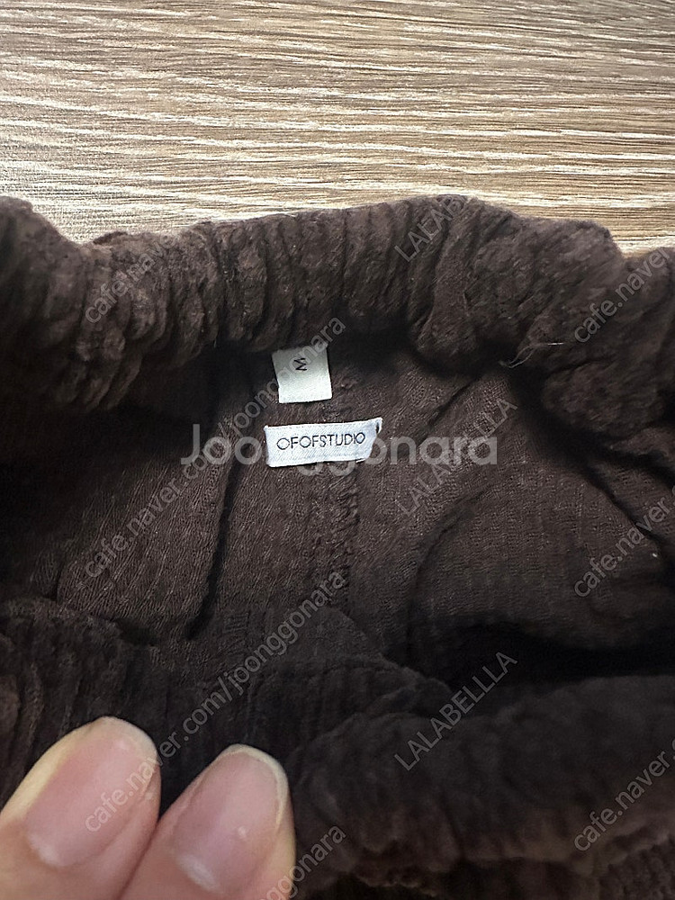 오프오프스튜디오 버튼 골덴 팬츠 M사이즈 (크림 아이보리/브라운)--4