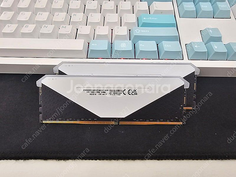 커세어 DDR4 3600 CL18 32GB 벤전스 RT...--0