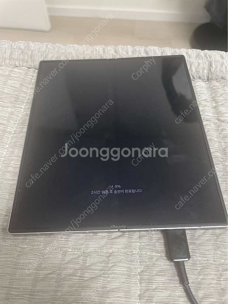 갤럭시 Z 폴드6 512G 실버 판매합니다.--1