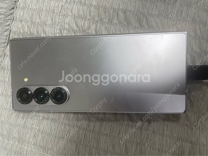 갤럭시 Z 폴드6 512G 실버 판매합니다.--3