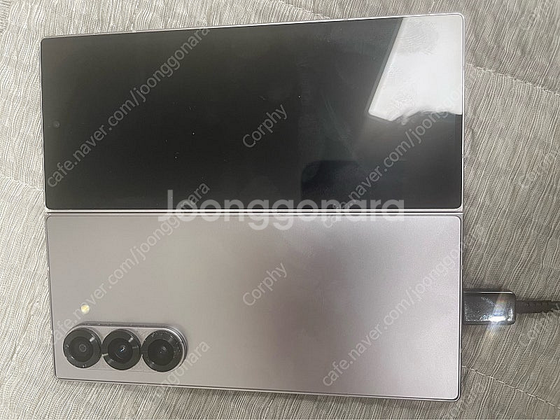 갤럭시 Z 폴드6 512G 실버 판매합니다.--4