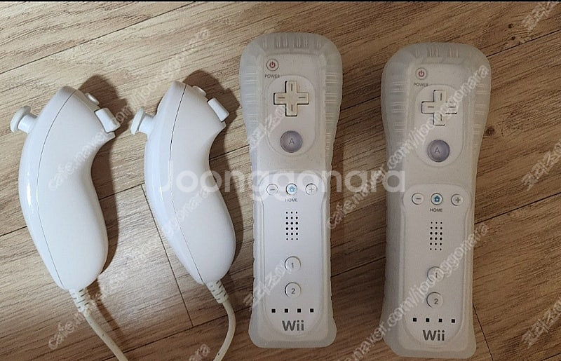 닌텐도위 wii 위모콘 + 눈차크 판매 합니다.--0
