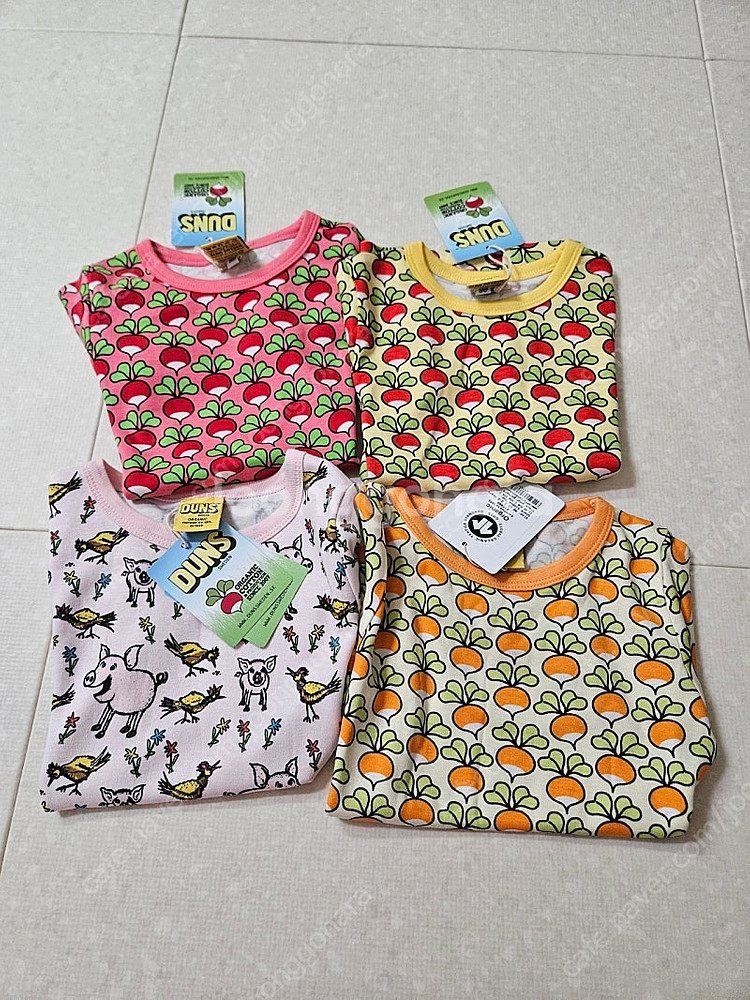 던스 25여름 반팔티셔츠 98사이즈--0