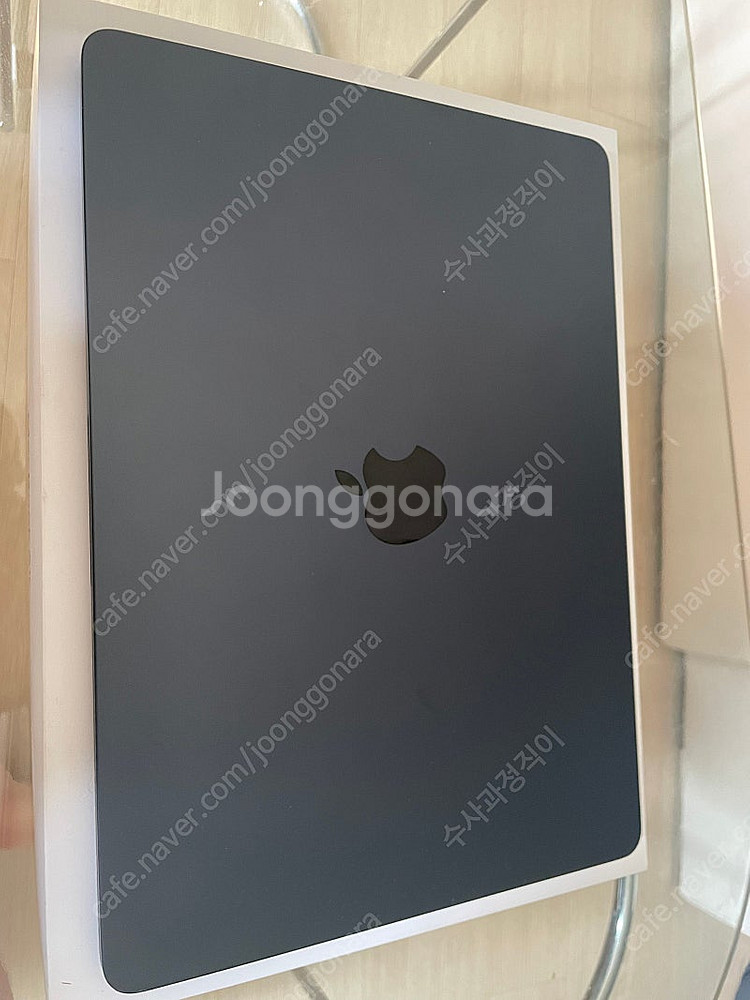 맥북에어13 m3 미드나이트 판매합니다 8gb 256g...--0