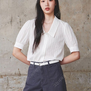 (새상품) 구호플러스 로우 카라 블라우스