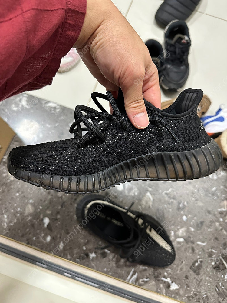 [240] 이지 350 오레오 이지 부스트 350 V2 코어 블랙 화이트 2022 이미지