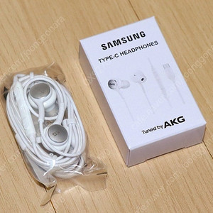 [신품] 삼성 유선이어폰 AKG 튜닝 USB C타입 이어폰 최저가 수량할인 팝니다!