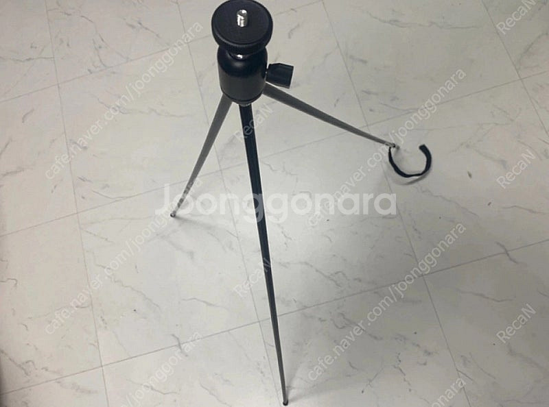 (새것) 1초만에 펴지는 폴대형 삼각대 판매합니다 #유...--2