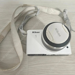 (99000원/A급) 니콘 J1 1 화이트 디카 팝니다.