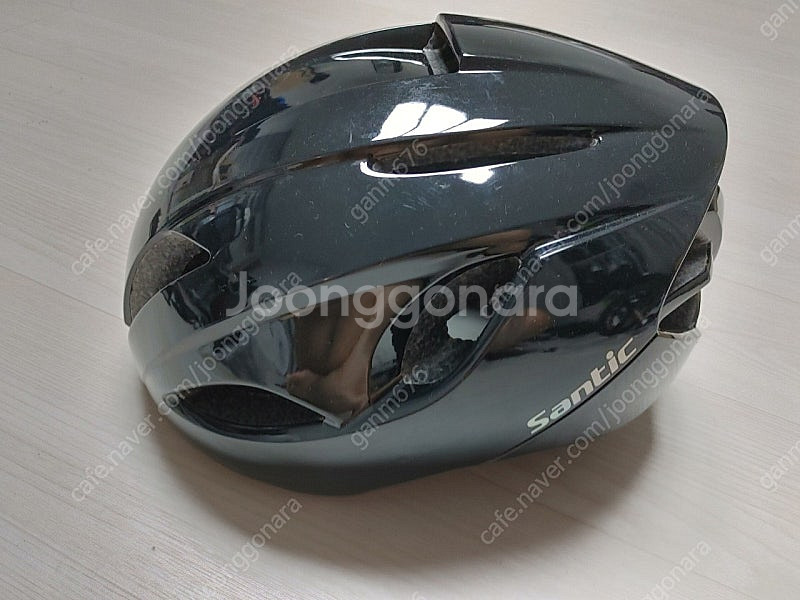 **컨디션상) 산틱 자전거 헬멧 초경량 에어로 후미등 헬맷 L사이즈 팝니다.(택포3.8만)**--0