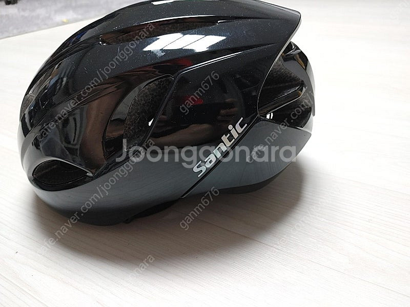 **컨디션상) 산틱 자전거 헬멧 초경량 에어로 후미등 헬맷 L사이즈 팝니다.(택포3.8만)**--1