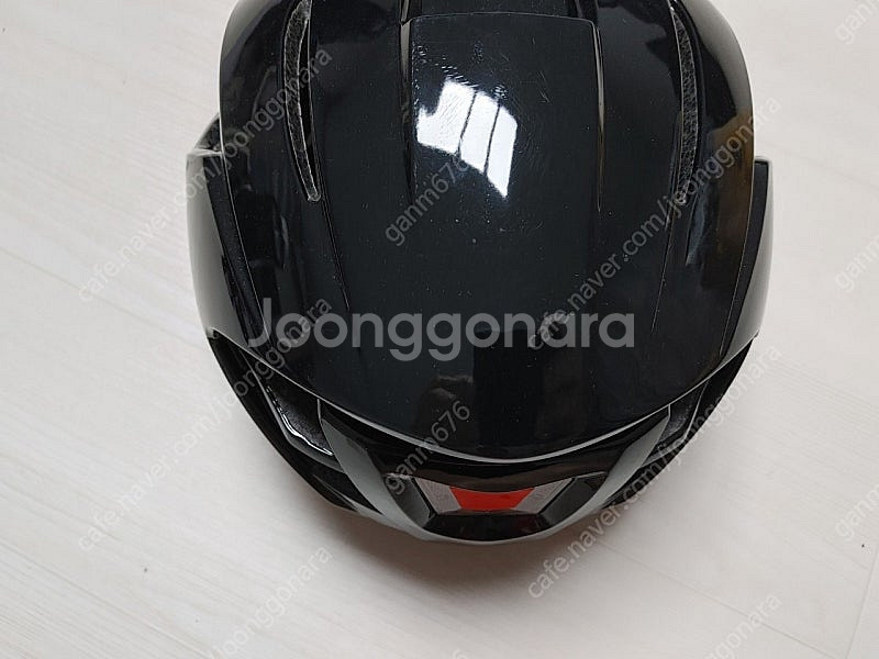 **컨디션상) 산틱 자전거 헬멧 초경량 에어로 후미등 헬맷 L사이즈 팝니다.(택포3.8만)**--3