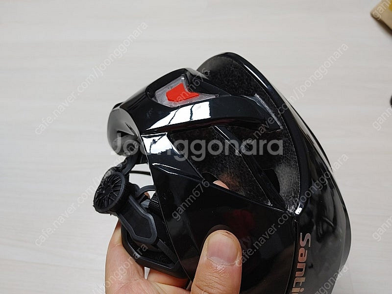 **컨디션상) 산틱 자전거 헬멧 초경량 에어로 후미등 헬맷 L사이즈 팝니다.(택포3.8만)**--6