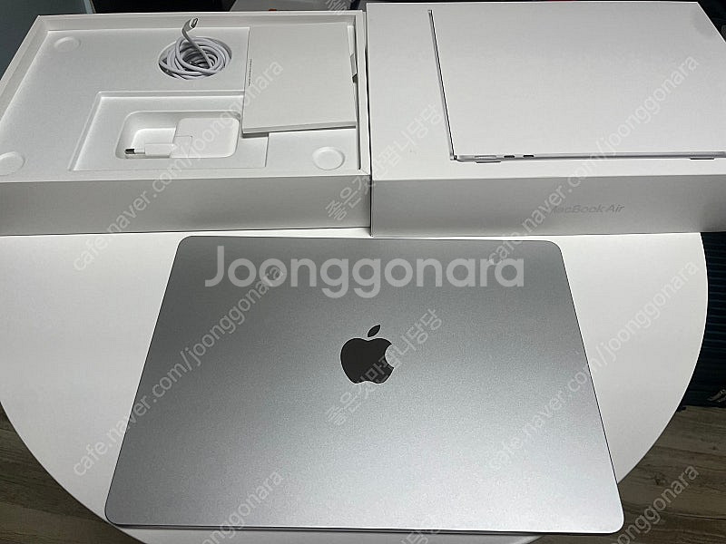 맥북 에어 13인치 M3 실버색상 512GB--0