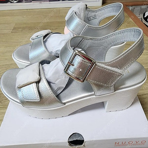(새상품) NUOVO 실버 샌들힐