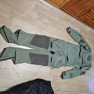 워터프루프 택티컬 M47 드라이슈트 판매합니다