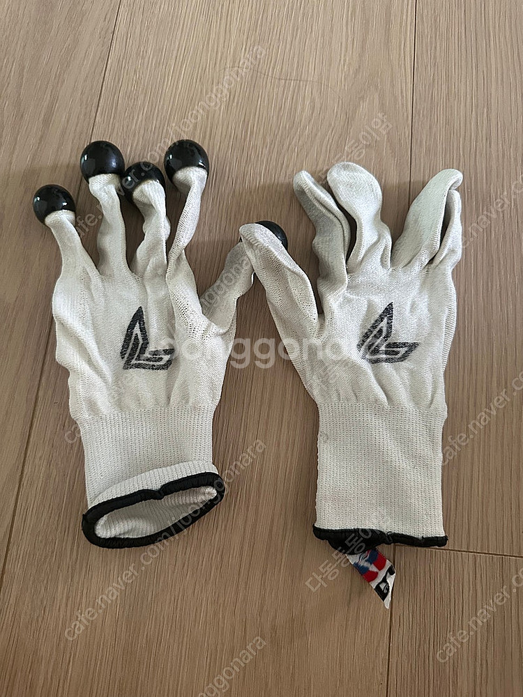 스케이트 방울 장갑 개구리 장갑 택포 13,000원--0