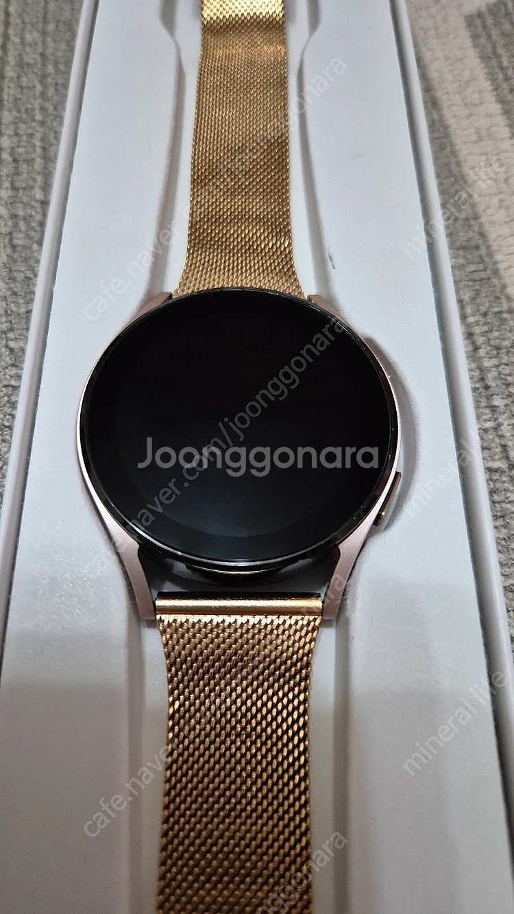 갤럭시 워치4 40mm 입니다.--7