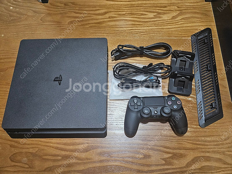 PS4 슬림 500기가 CUH-2218A 타이틀3개 포...--1