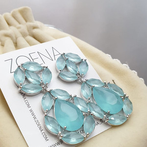 ZOENA 디자이너 한정판 제작완판 실버925 오묘하게 매력적인 반투명스카이 크리스탈 우아하고 은은한 투명함그윽함 고급진 명품스타일 귀걸이 판매해요(새것/소장가치듬뿍/초초득템 선물